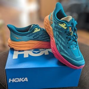 Hoka Speedgoat 5 size 9.5